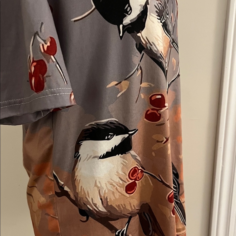 😃Source Unknown Gray Bird Print Short Sleeve Tee - Picture 4 of 9